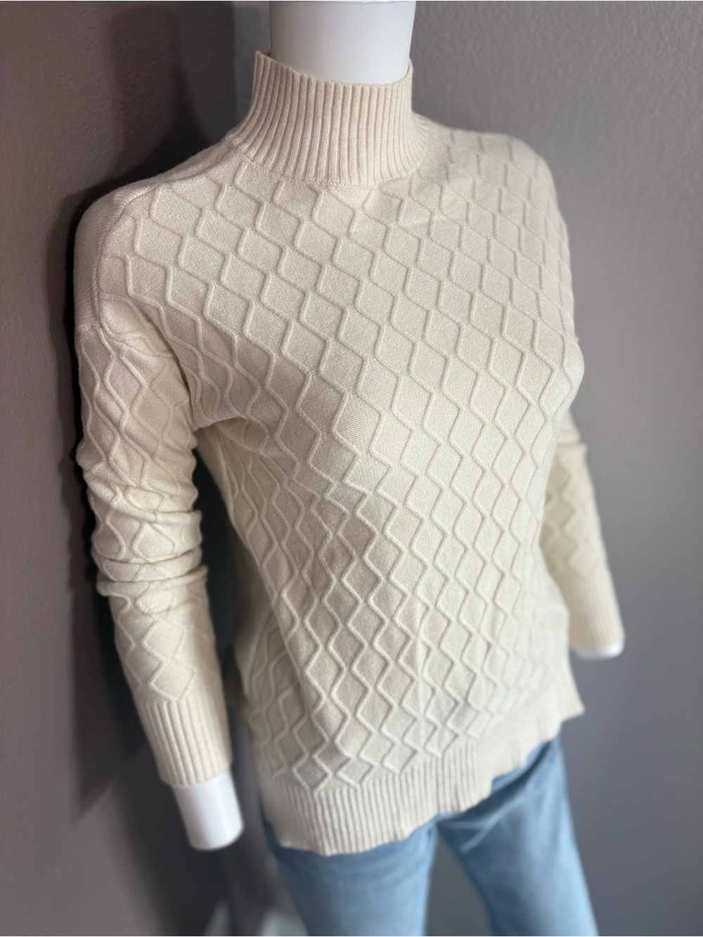 Cyrus Cream Diamond-Pattern Mock Neck Sweater